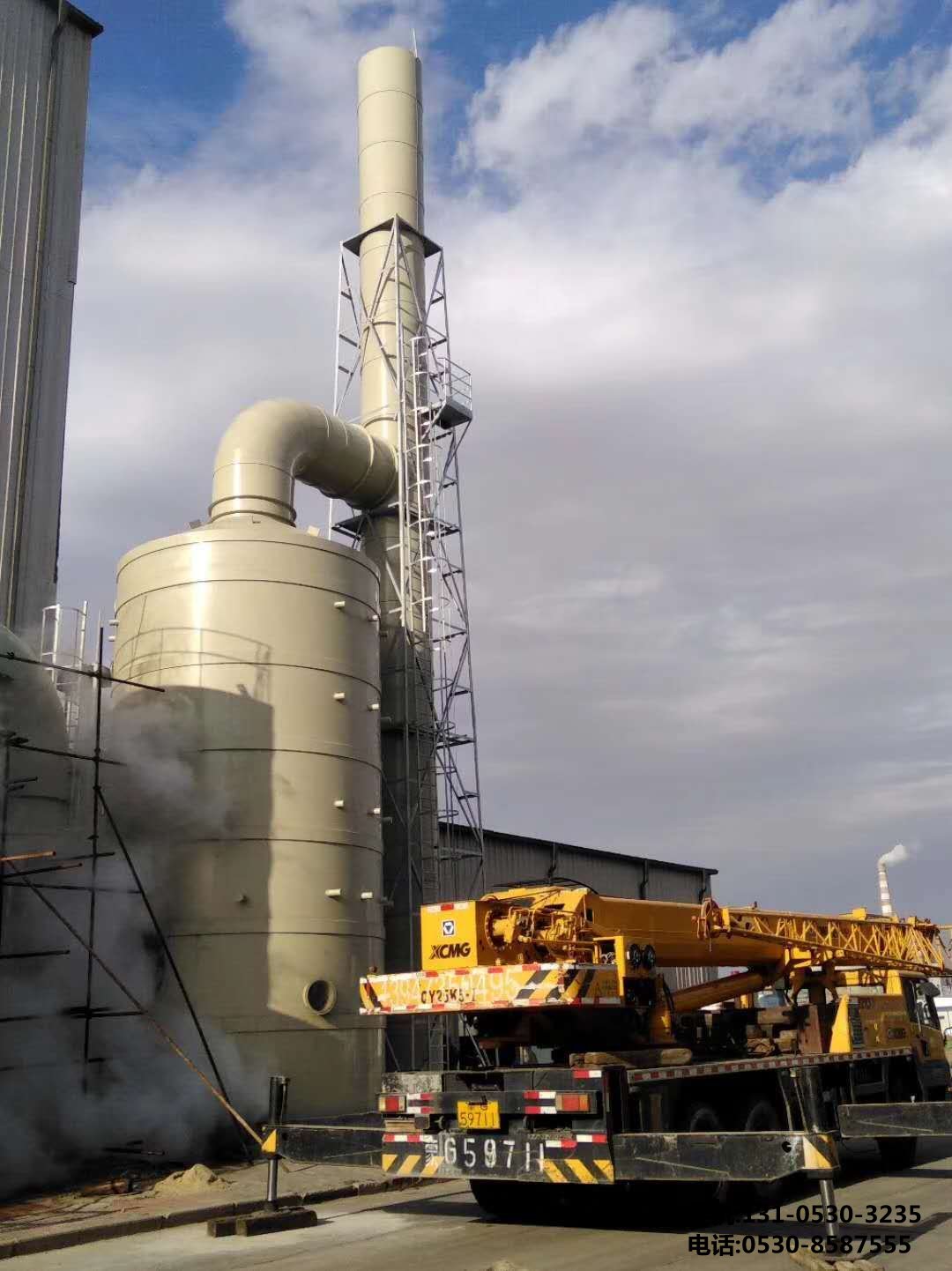 河(he)南某(mou)公司尾氣吸(xi)收墖(ta)