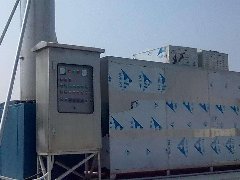 UV光解淨(jing)化(hua)器(qi)設(she)備(bei)