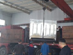 UV光解淨(jing)化器(qi)設(she)備(bei)